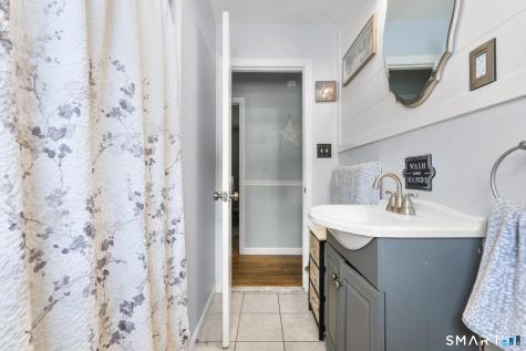 40 Iannotti Lane Derby CT 06418