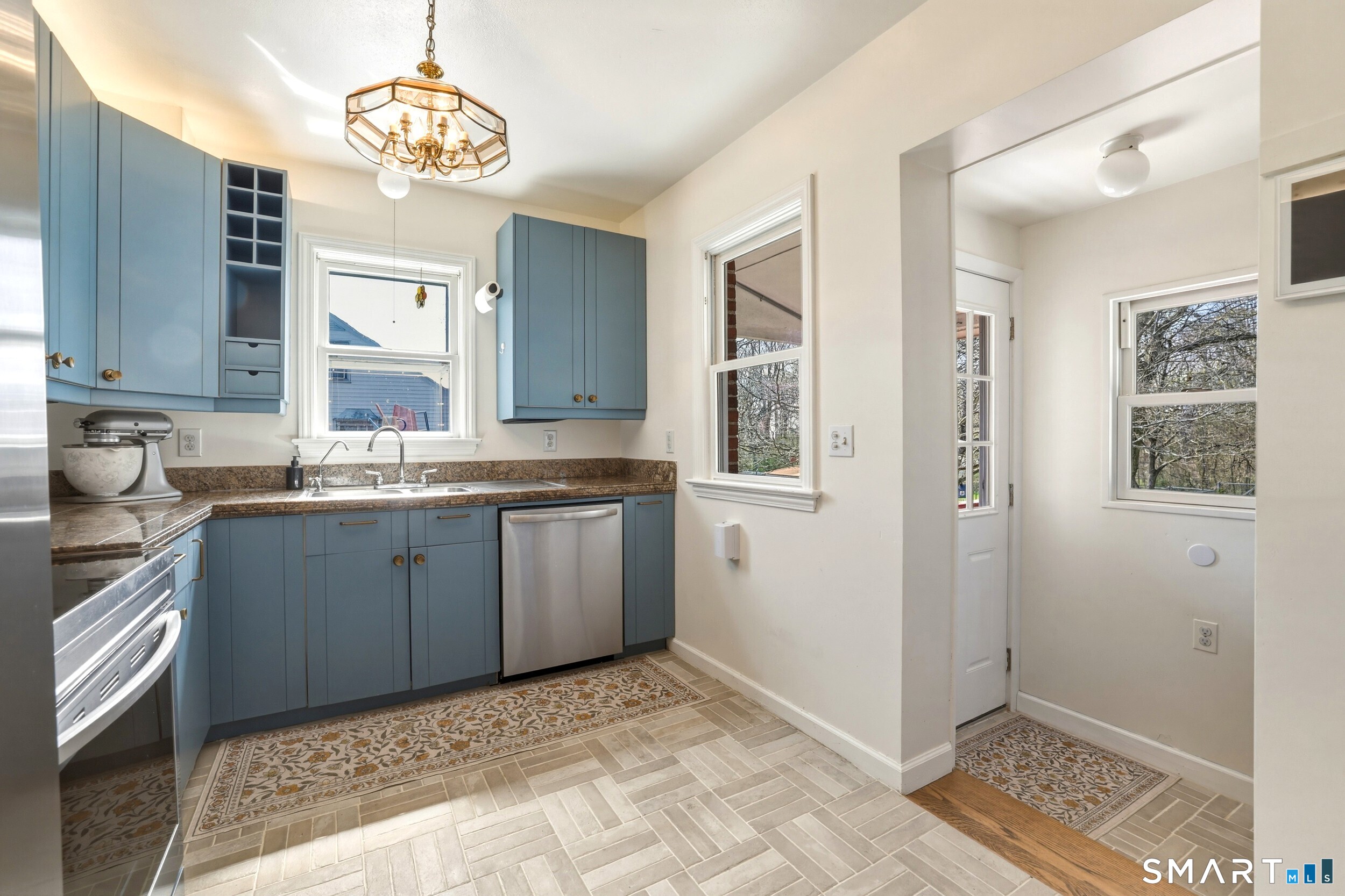 456 Jones Hill Road West Haven CT 06516