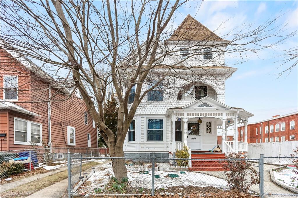 464 Maplewood Avenue Bridgeport CT 06605