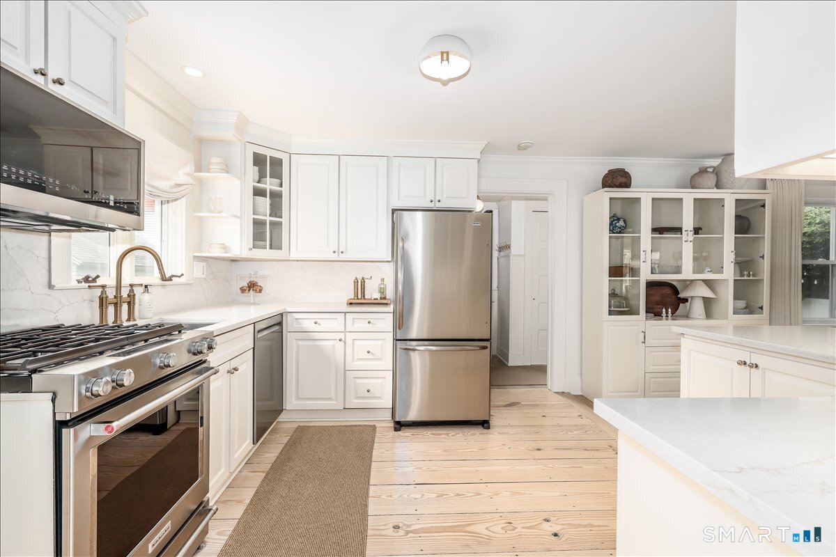 46 Reynolds Drive Fairfield CT 06824