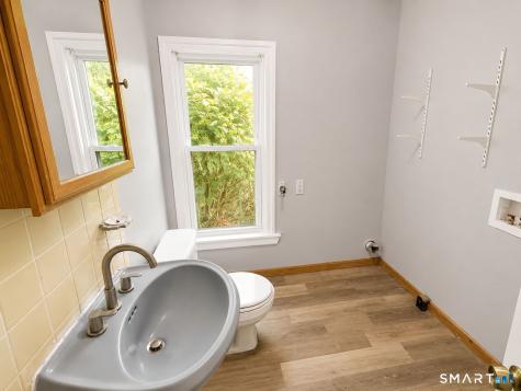 17 City Mills Lane Waterbury CT 06704