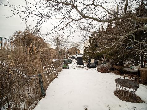 166 Beach Avenue East Haven CT 06512