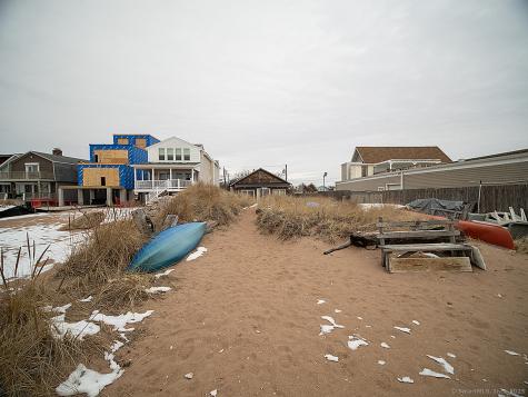 166 Beach Avenue East Haven CT 06512