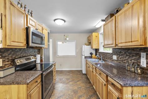 32 Fairview Avenue New Hartford CT 06057