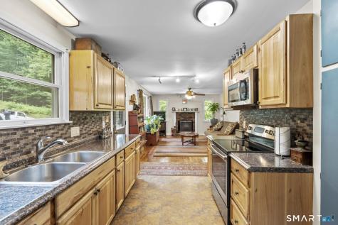 32 Fairview Avenue New Hartford CT 06057