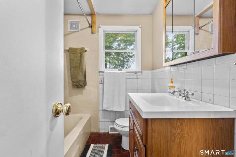 32 Fairview Avenue New Hartford CT 06057