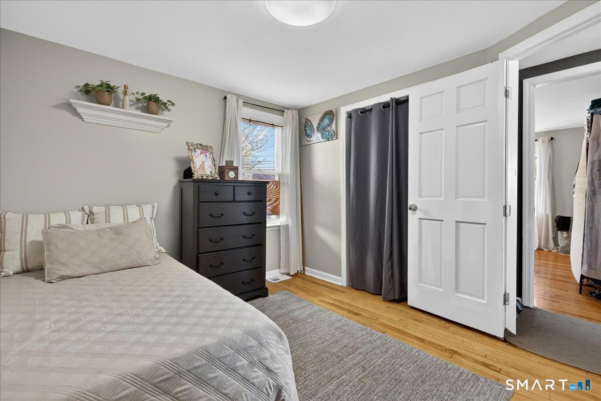 407 Short Beach Road East Haven CT 06512