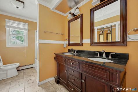 2 Davis Road North Haven CT 06473