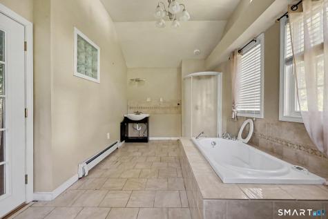 2 Davis Road North Haven CT 06473