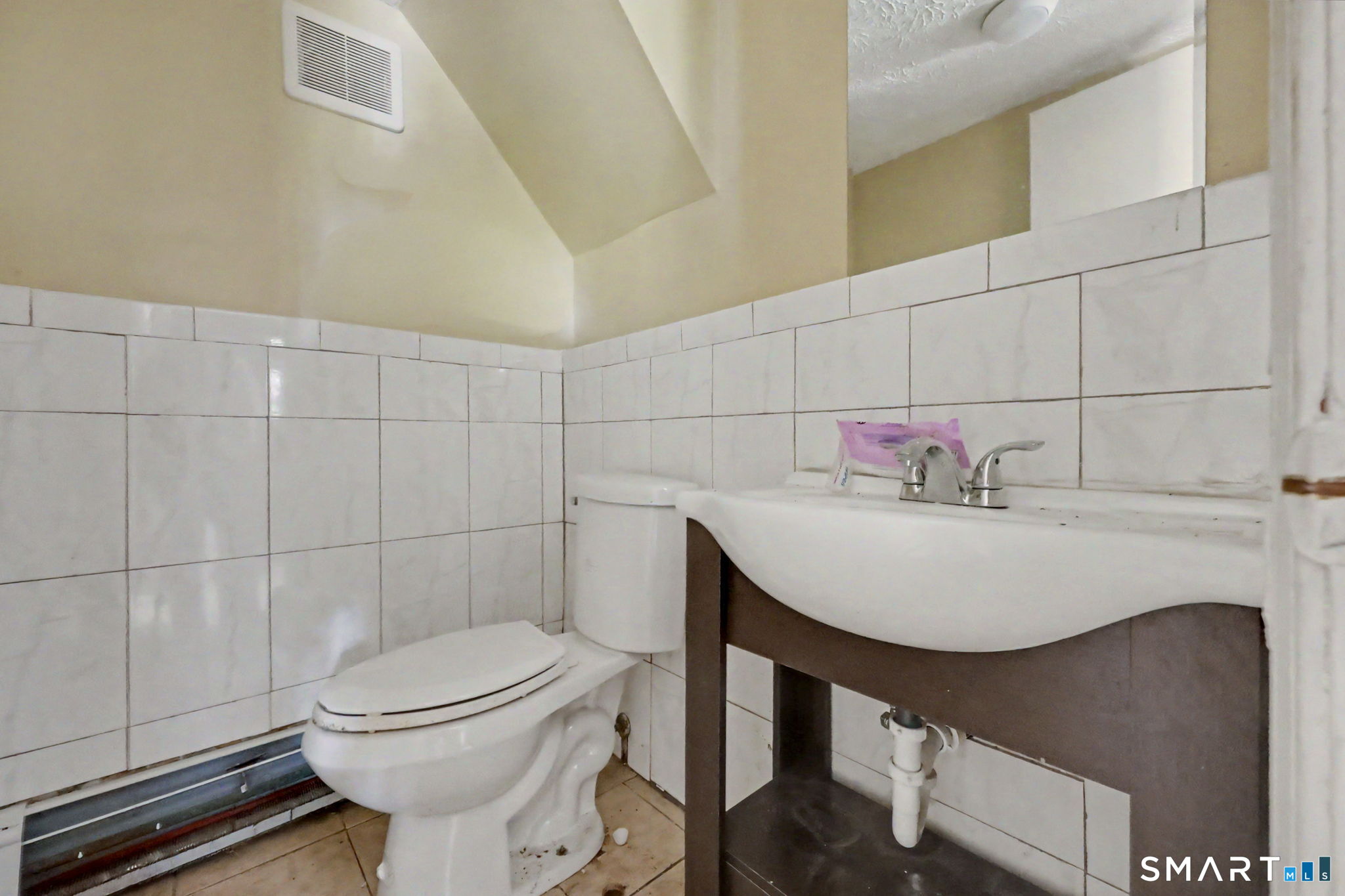 2 Davis Road North Haven CT 06473