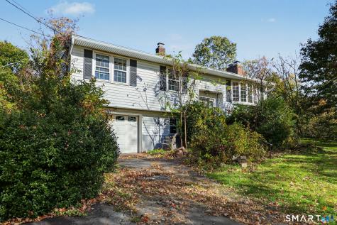 2 Davis Road North Haven CT 06473