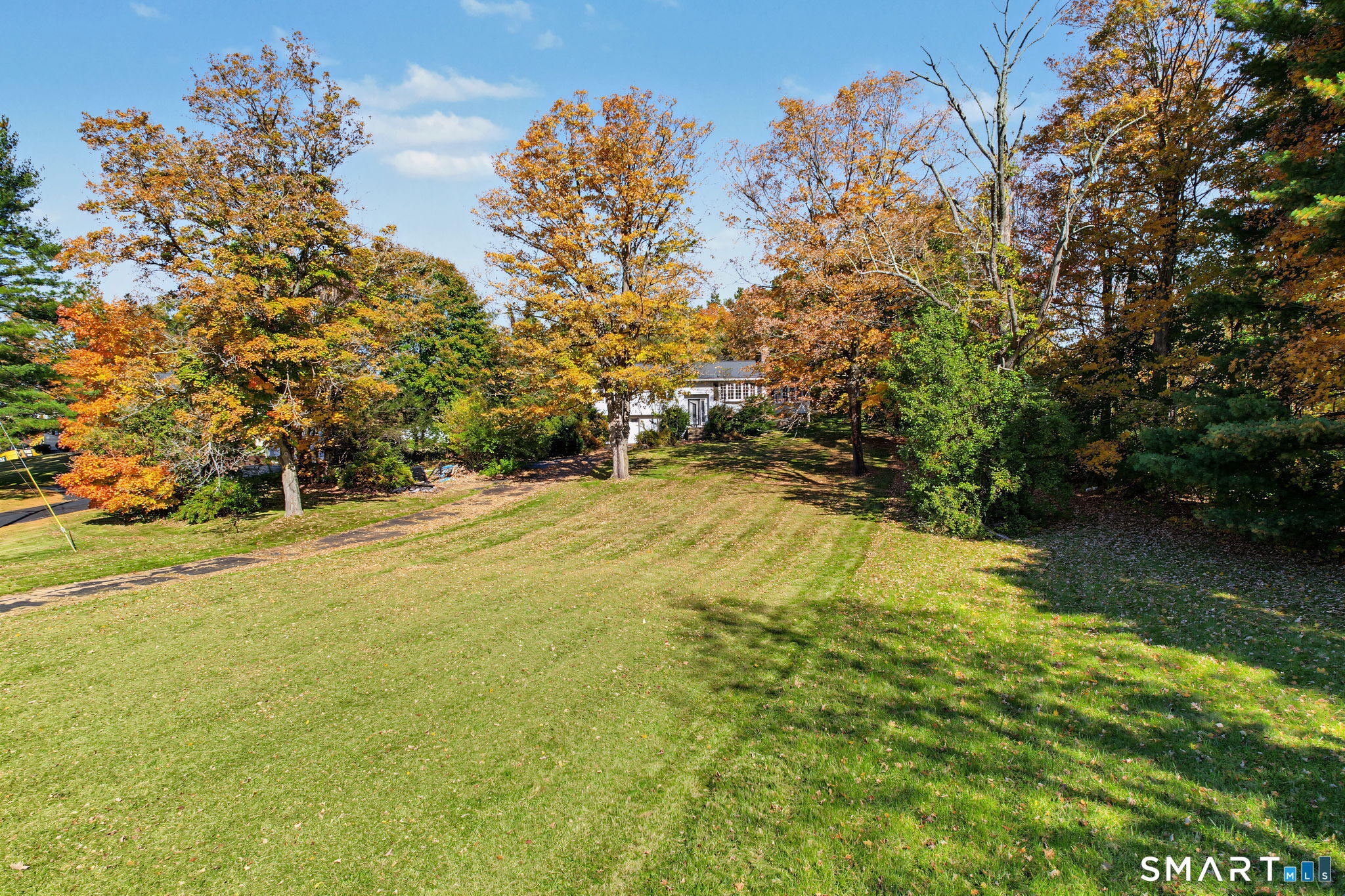 2 Davis Road North Haven CT 06473