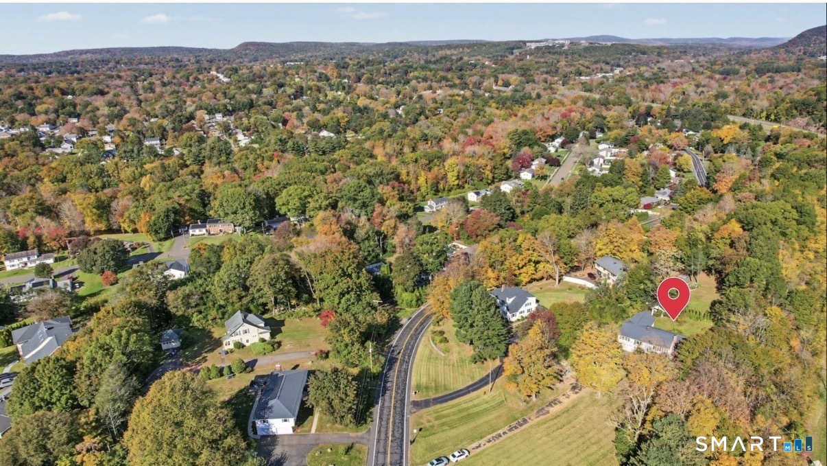 2 Davis Road North Haven CT 06473