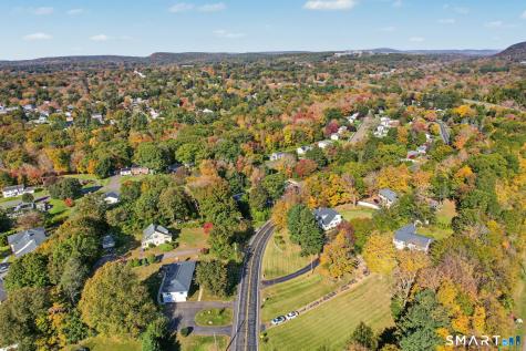 2 Davis Road North Haven CT 06473