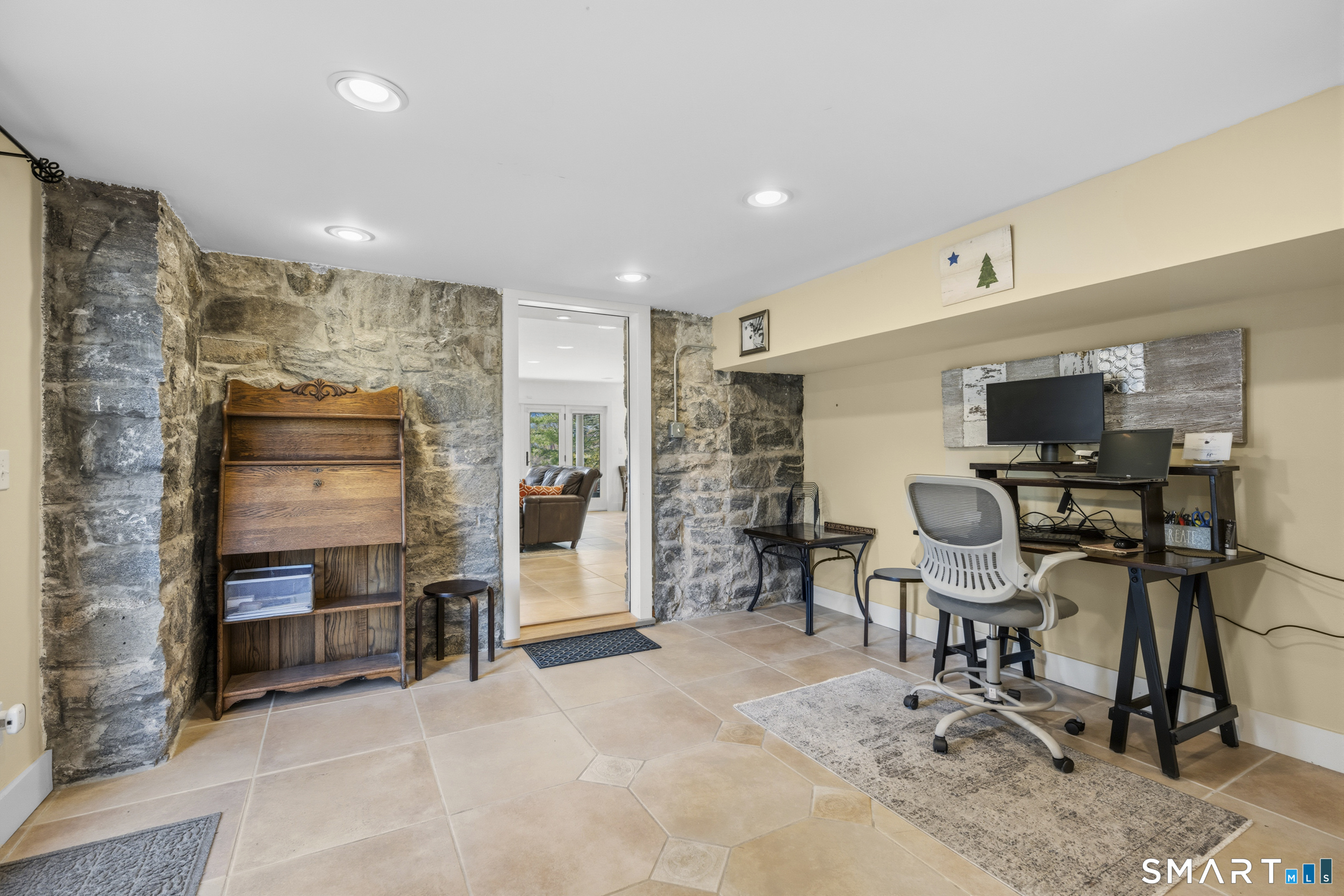 122 Niles Hill Road Waterford CT 06385