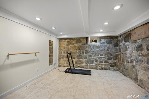 122 Niles Hill Road Waterford CT 06385