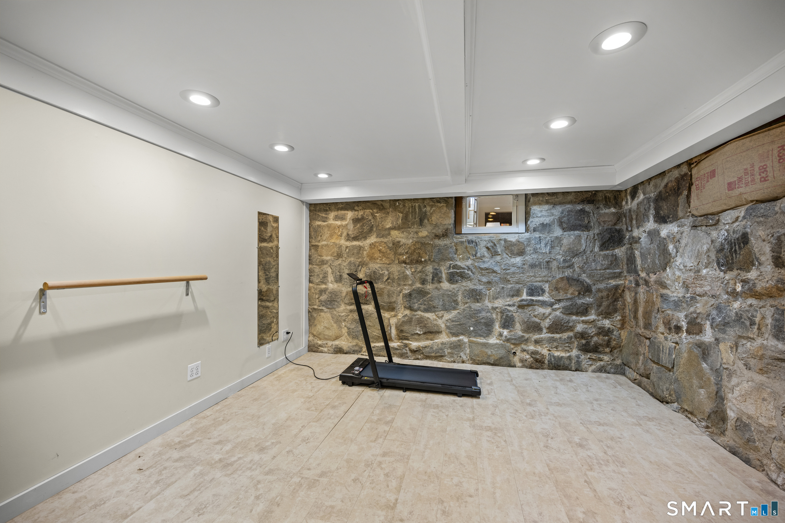 122 Niles Hill Road Waterford CT 06385
