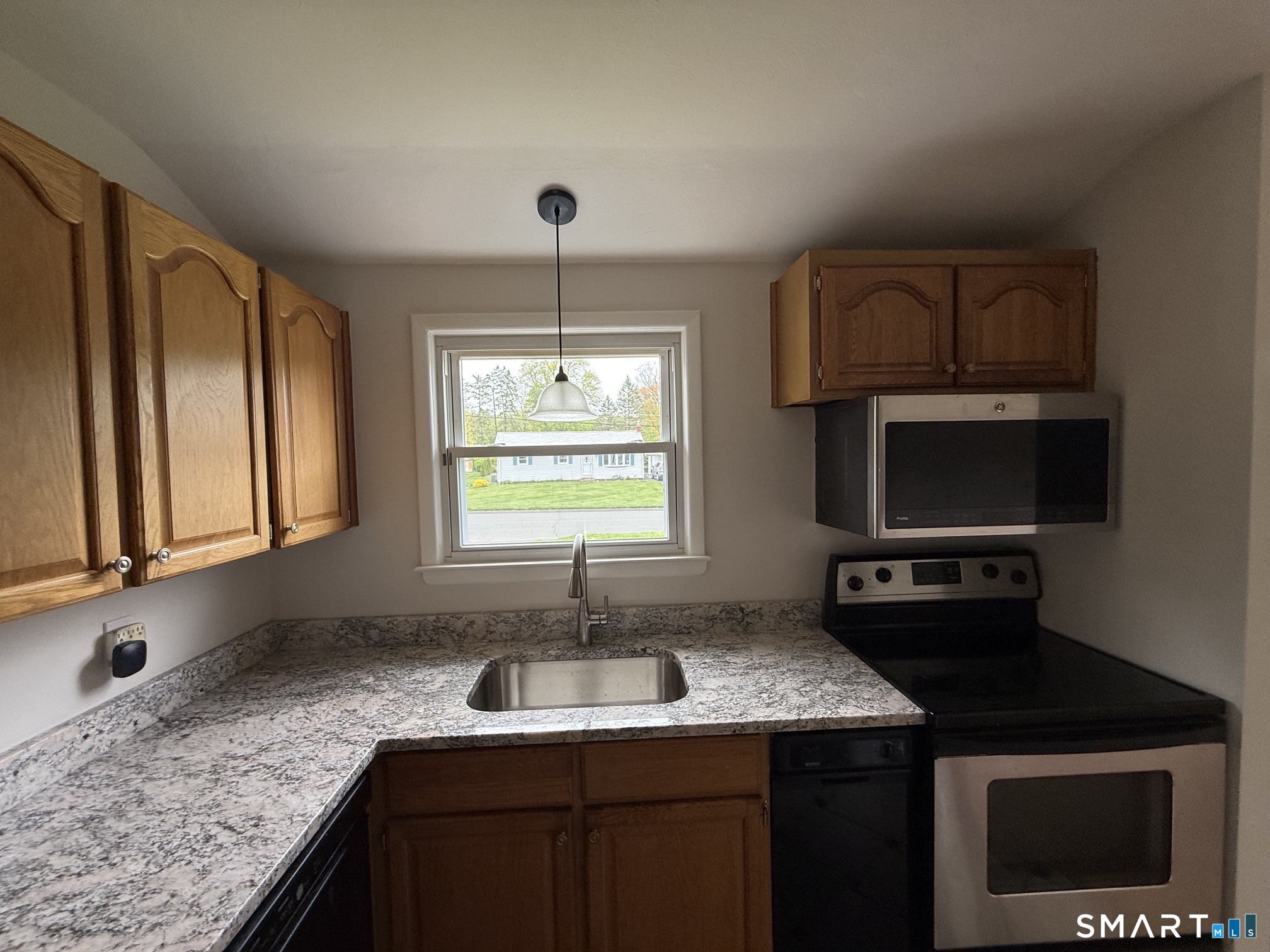 23 Raymond Road South Windsor CT 06074