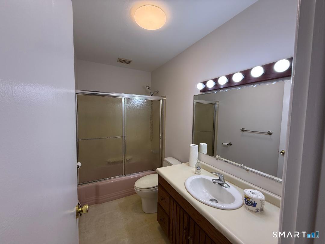 23 Raymond Road South Windsor CT 06074