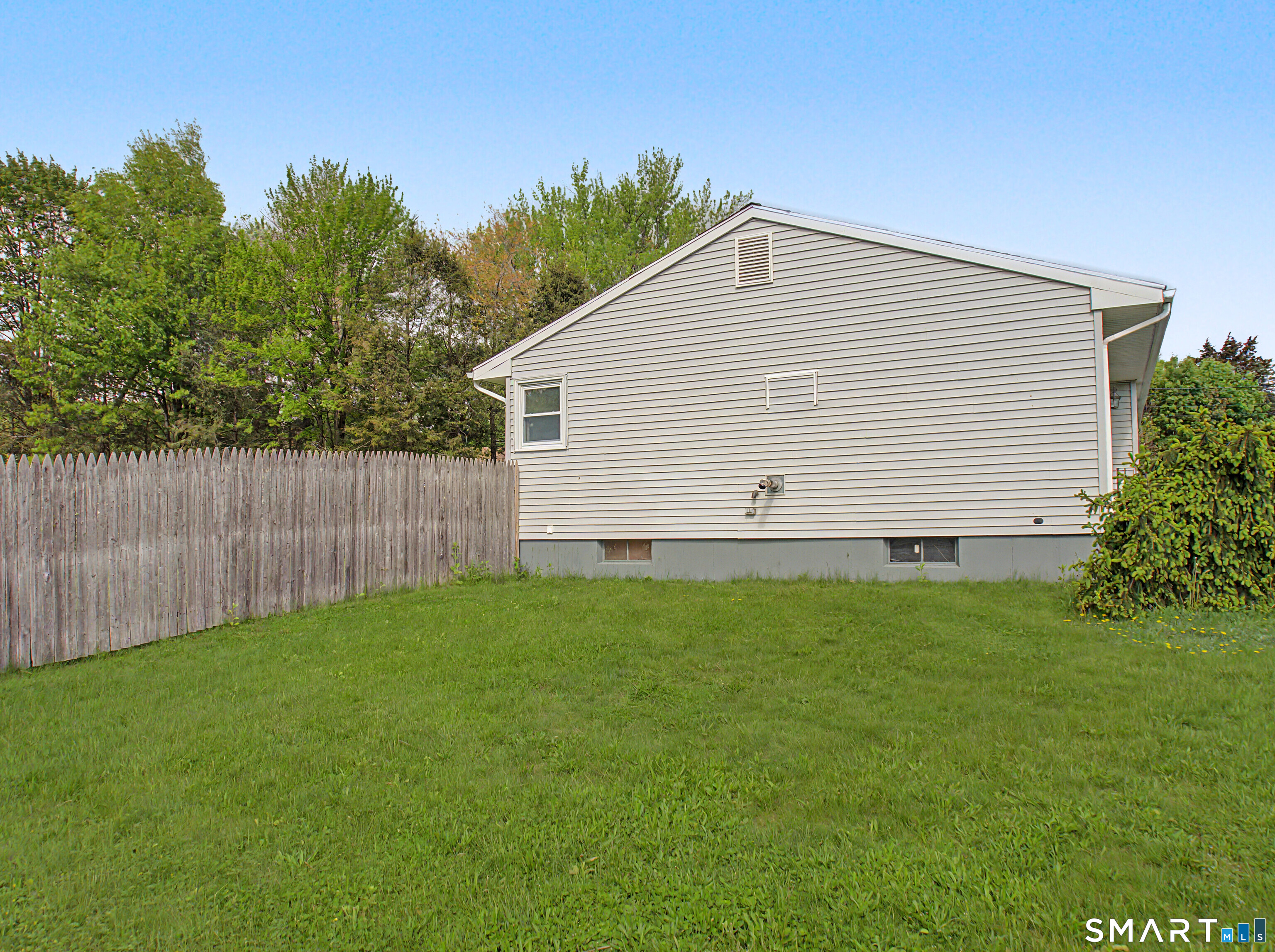 23 Raymond Road South Windsor CT 06074