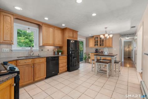 28 Fairfield Road Enfield CT 06082