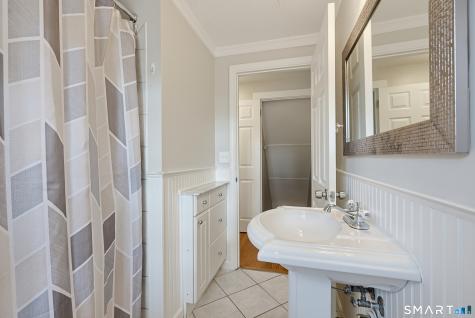 5 Flyers Drive Norwich CT 06360