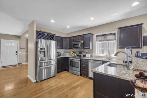 104 Benjamin Court Windsor CT 06095