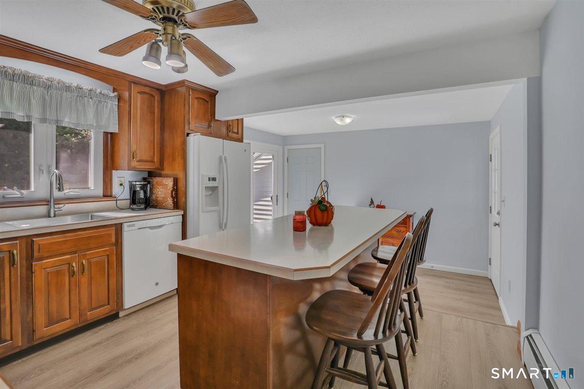 676 Bush Hill Road Manchester CT 06040
