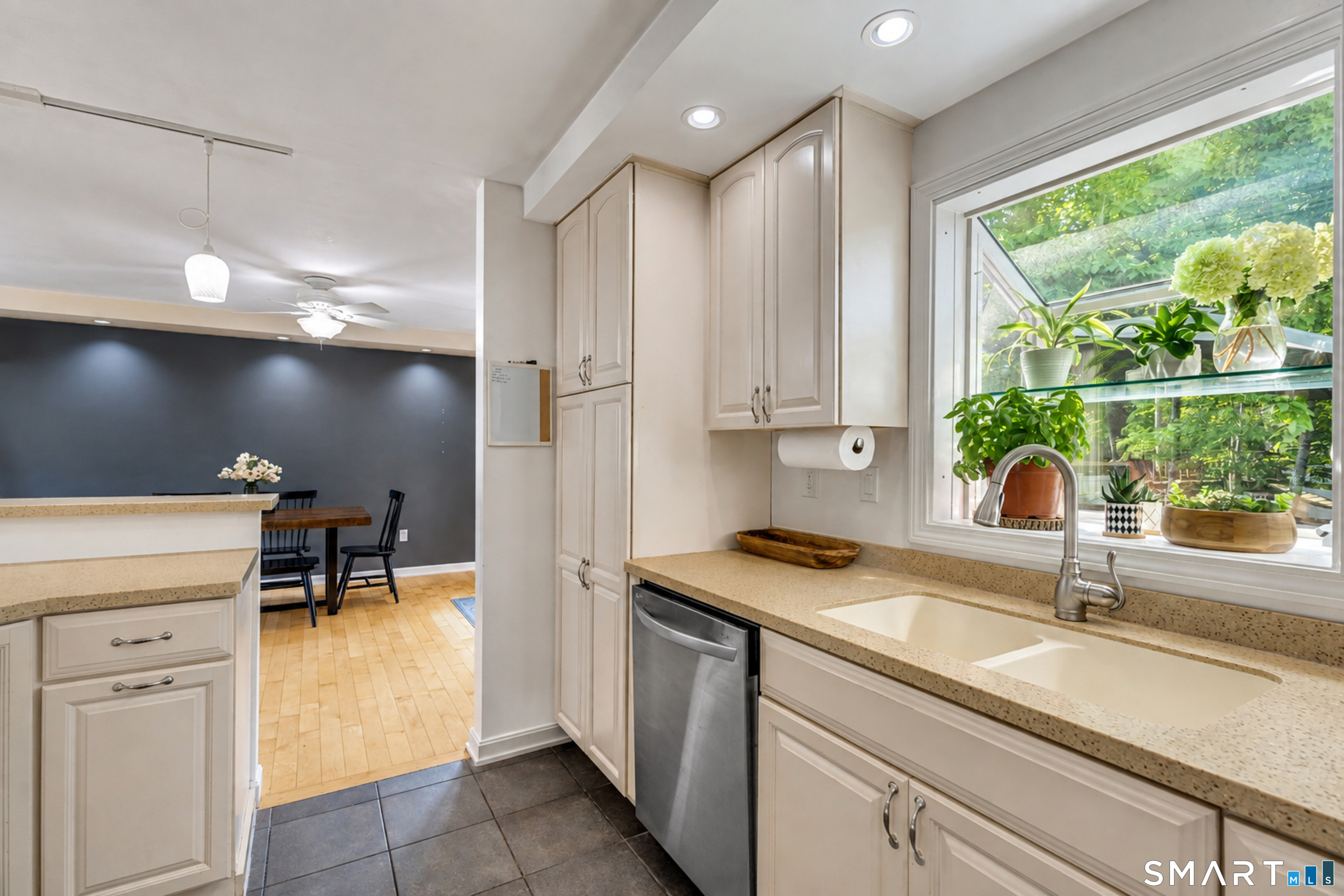 197 Breezy Knolls Groton CT 06355