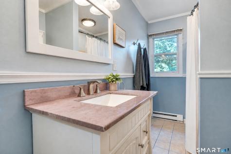 197 Breezy Knolls Groton CT 06355