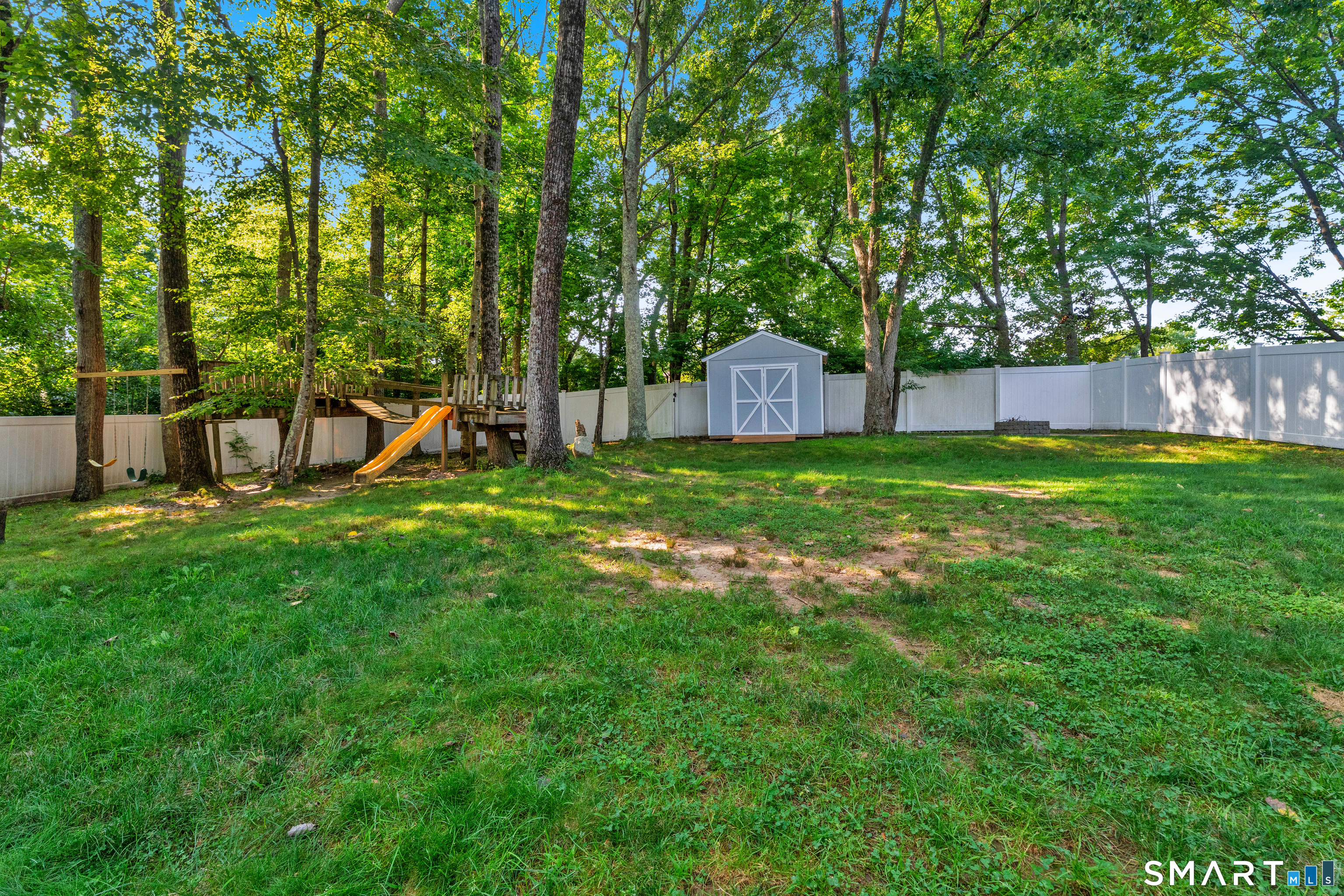 197 Breezy Knolls Groton CT 06355