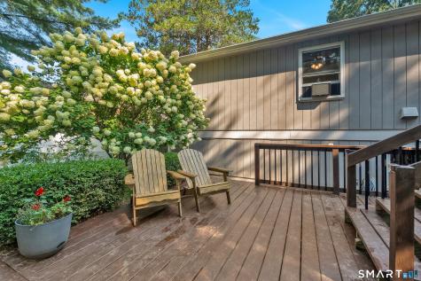 197 Breezy Knolls Groton CT 06355