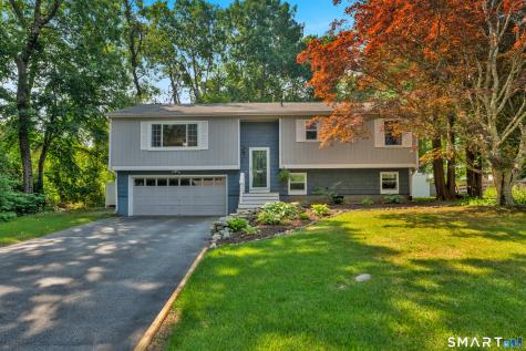 197 Breezy Knolls Groton CT 06355