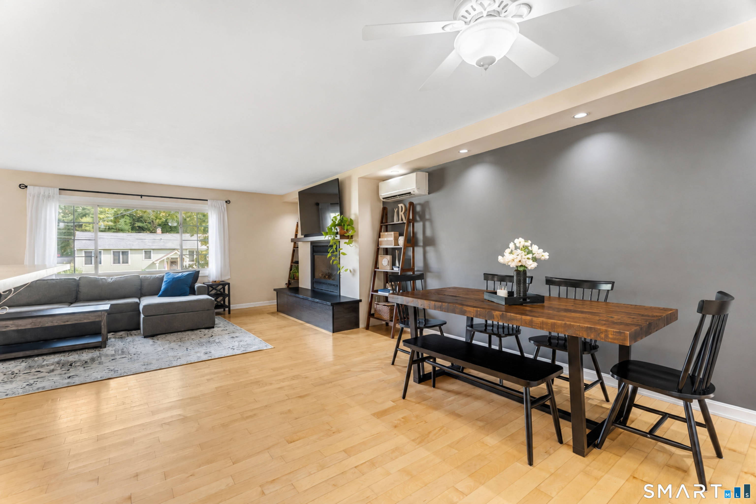 197 Breezy Knolls Groton CT 06355