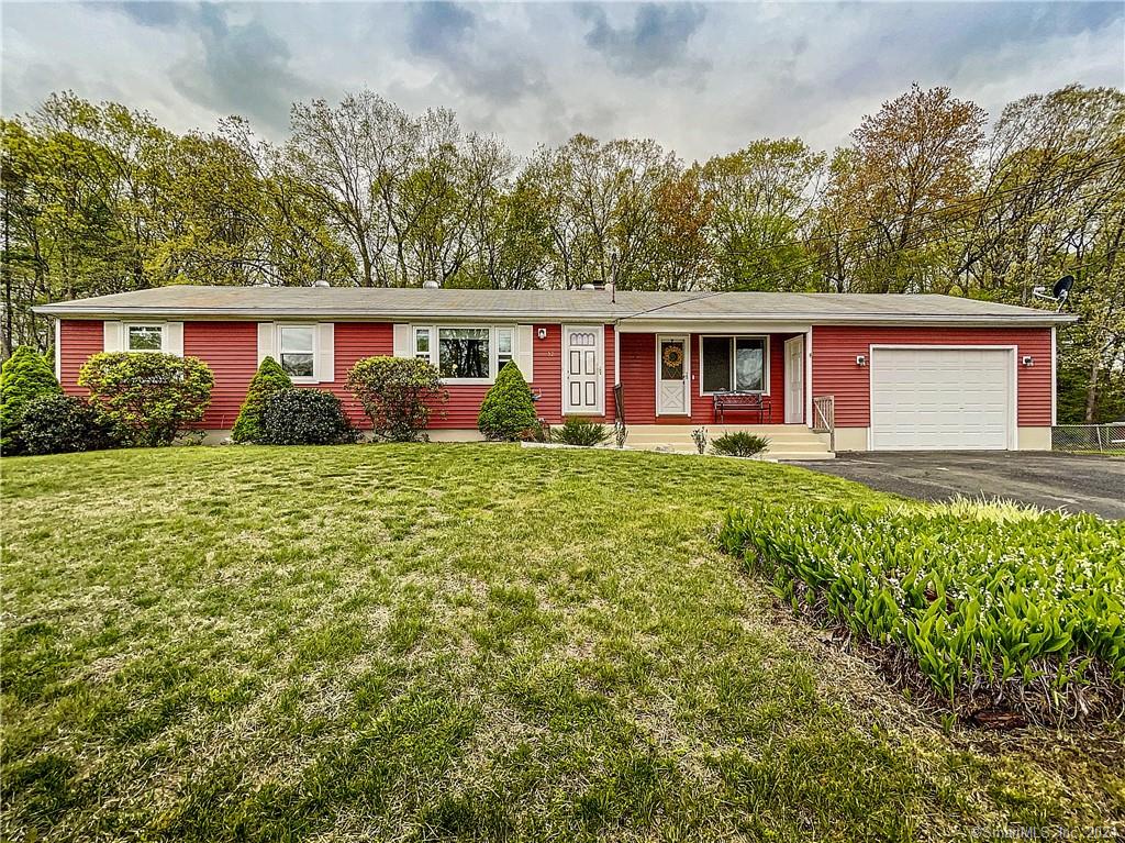 32 Vernon Road Enfield CT 06082
