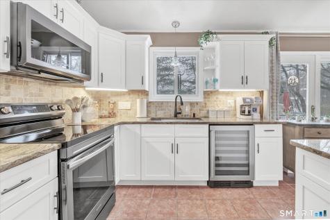 22 Crestwood Drive Naugatuck CT 06770