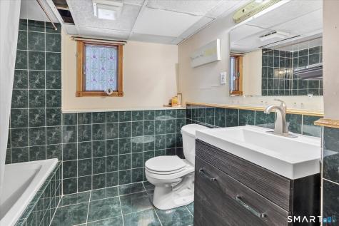 22 Crestwood Drive Naugatuck CT 06770