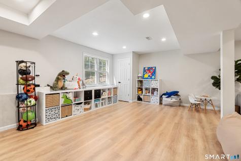9 Maplewood Road Ridgefield CT 06877