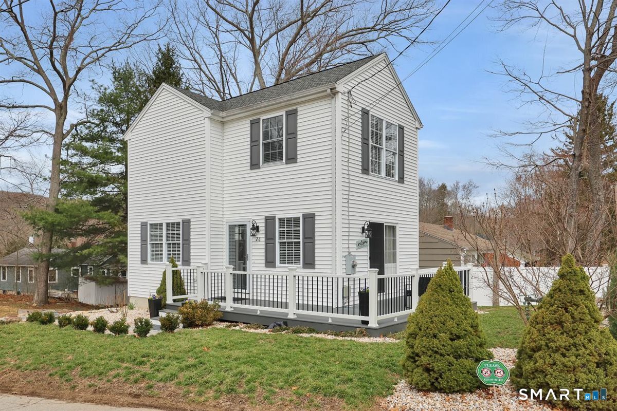 26 Lake Boulevard East Hampton CT 06424