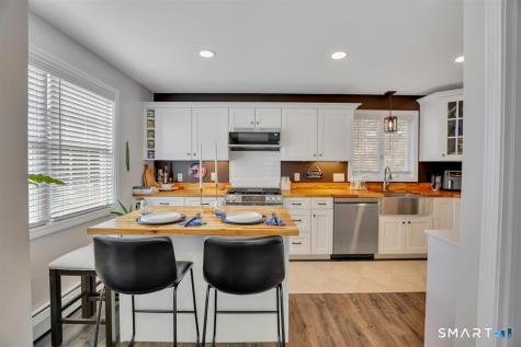 26 Lake Boulevard East Hampton CT 06424