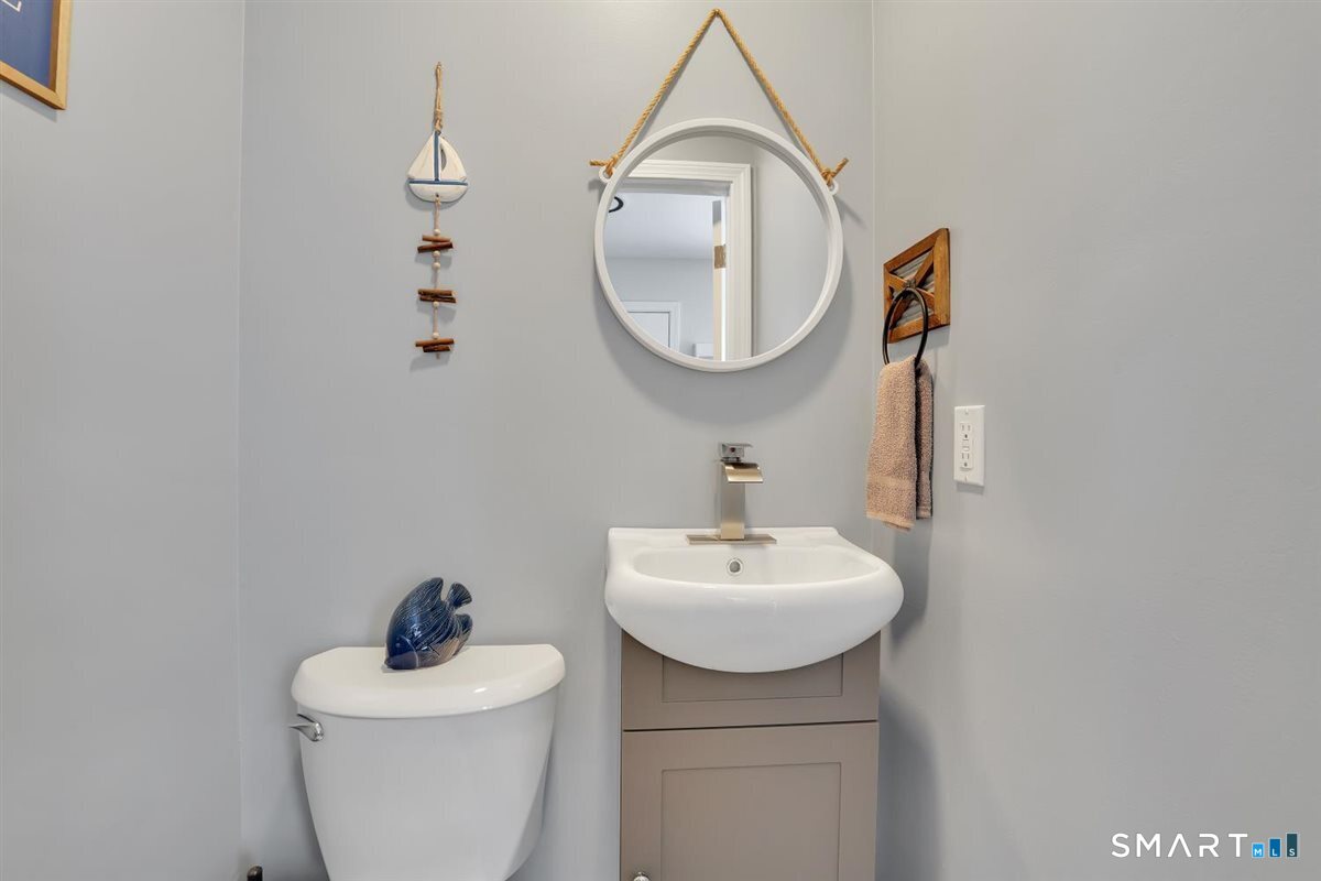 26 Lake Boulevard East Hampton CT 06424