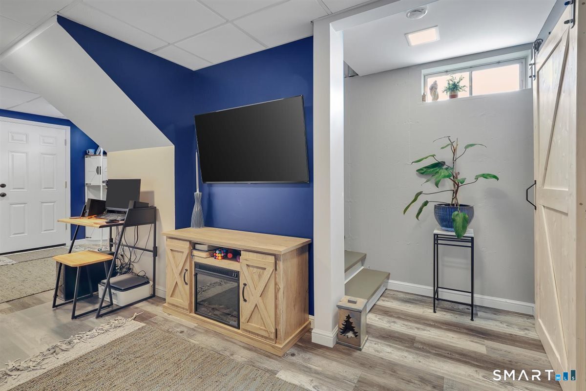 26 Lake Boulevard East Hampton CT 06424