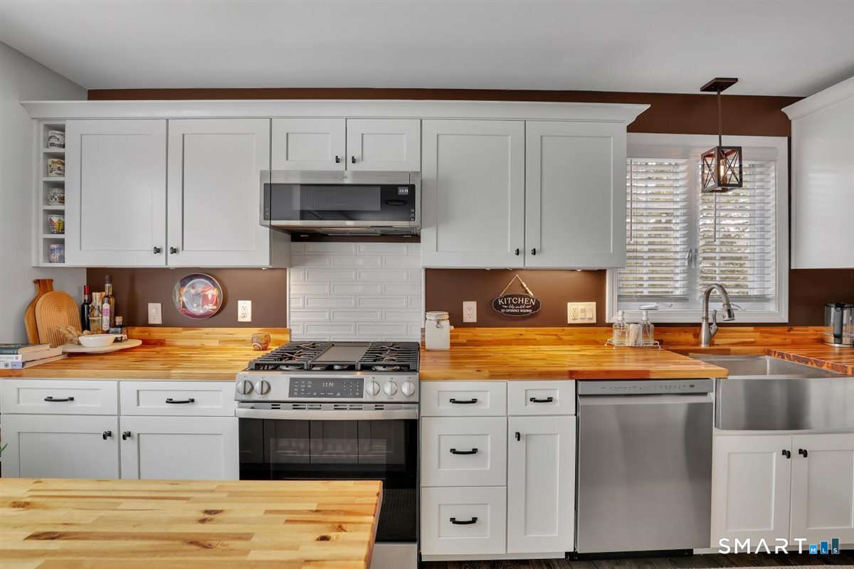 26 Lake Boulevard East Hampton CT 06424