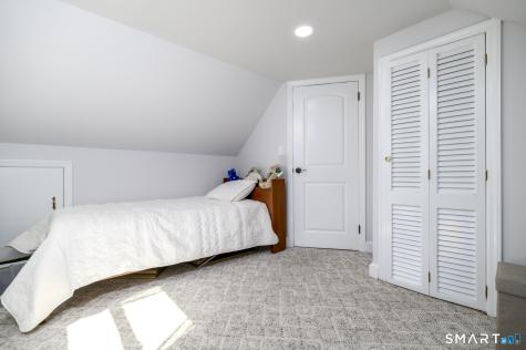 366 Brookside Drive Fairfield CT 06824