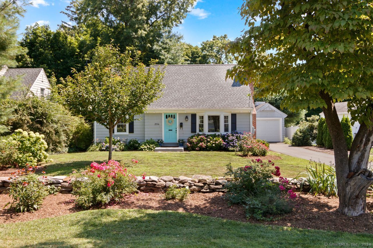 204 Ridgewood Road West Hartford CT 06107