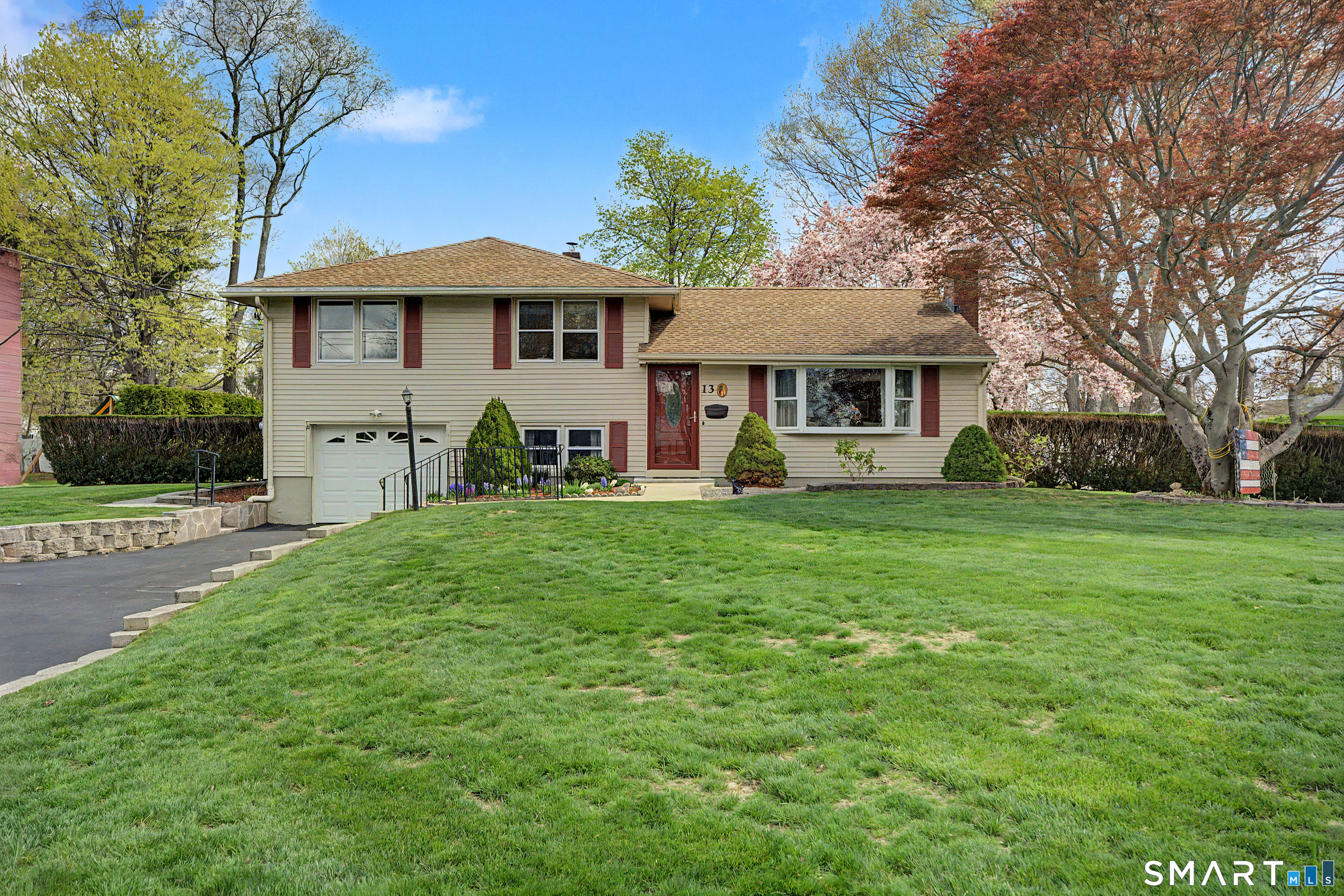 13 Reynolds Drive Wallingford CT 06492