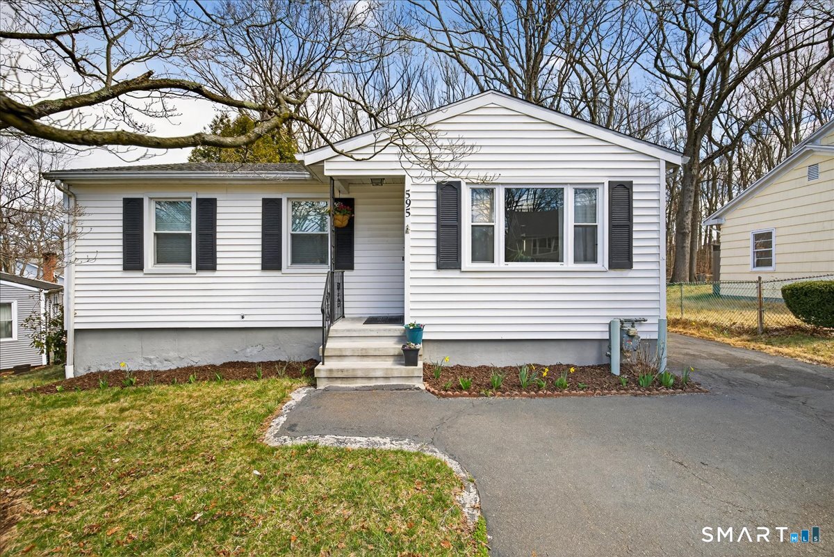595 Laurel Street East Haven CT 06512