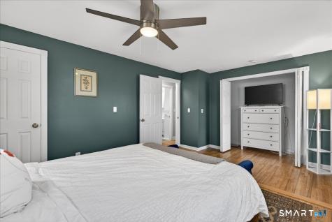 595 Laurel Street East Haven CT 06512