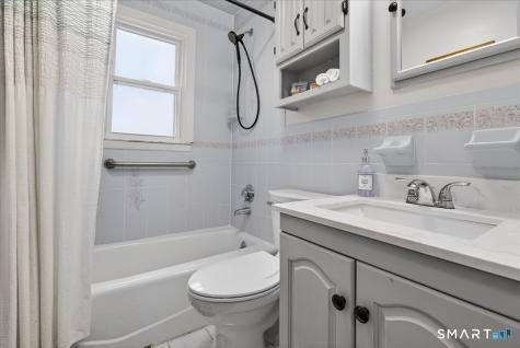 595 Laurel Street East Haven CT 06512