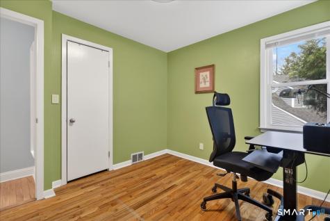 595 Laurel Street East Haven CT 06512